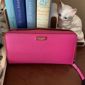 💕HP💕Kate Spade Fuchsia Leather Zip Wallet